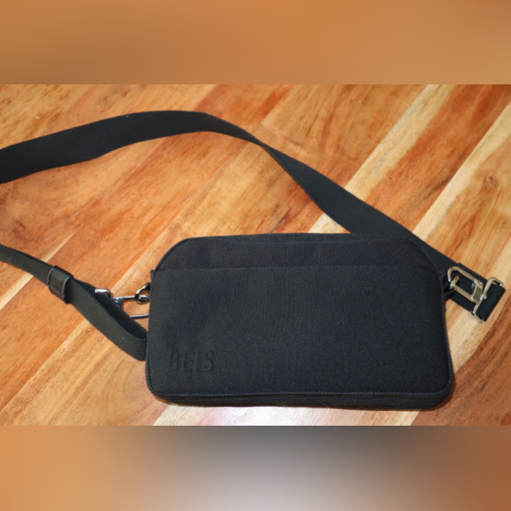 BEIS Sleek Black Crossbody Bag - Picture 6 of 6